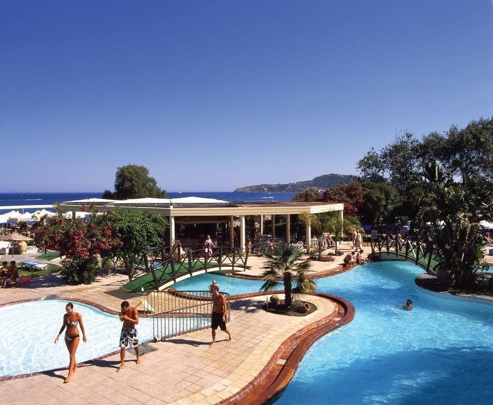 פליראקי Calypso Palace מראה חיצוני תמונה